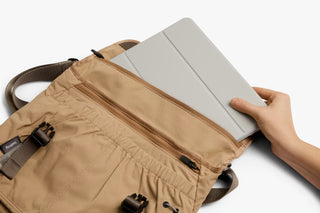 Bellroy Cinch Messenger Bag Sand Dune