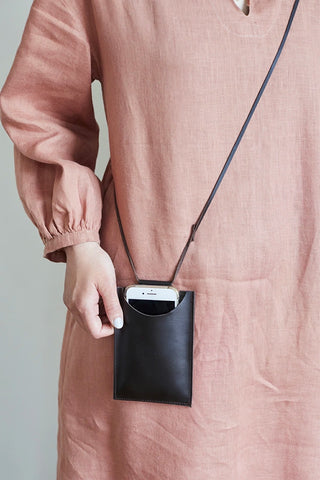 Fog Linen Work Leather Phone Holder